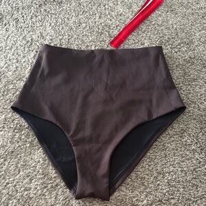 Left On Friday hi tide bottom brown L